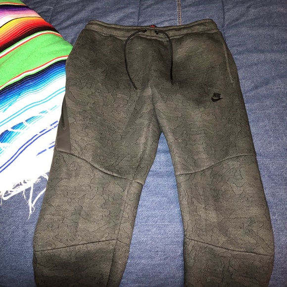 Nike Tech Fleece Camo Joggers - Small - Picture 2 of 6
